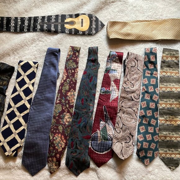 Lot of (12) Men's Neck Ties - Picture 1 of 5